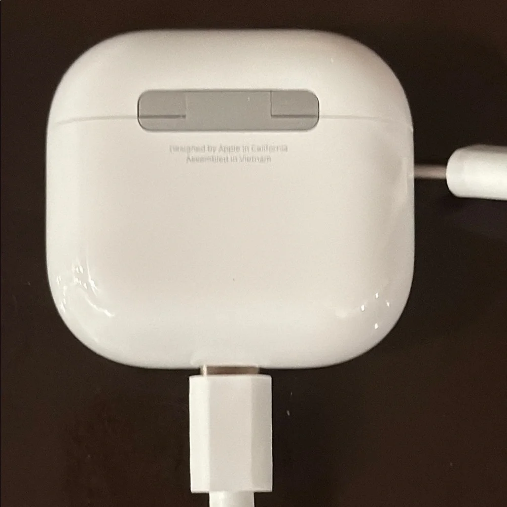 Apple AirPods Wireless Earbuds with Charging Cable